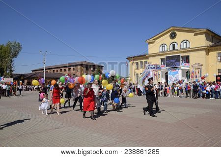 Slavyansk-on-kuban, Russia - May 1, 2018: Celebrating The First Of May, The Day Of Spring And Work. 