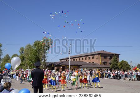 Slavyansk-on-kuban, Russia - May 1, 2018: Celebrating The First Of May, The Day Of Spring And Work. 
