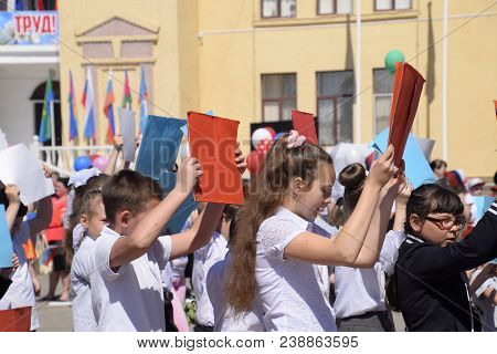 Slavyansk-on-kuban, Russia - May 1, 2018: Celebrating The First Of May, The Day Of Spring And Work. 