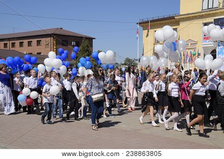 Slavyansk-on-kuban, Russia - May 1, 2018: Celebrating The First Of May, The Day Of Spring And Work. 