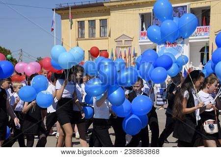 Slavyansk-on-kuban, Russia - May 1, 2018: Celebrating The First Of May, The Day Of Spring And Work. 