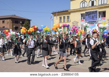 Slavyansk-on-kuban, Russia - May 1, 2018: Celebrating The First Of May, The Day Of Spring And Work. 