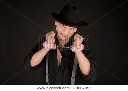 Zkrachovalý modrooký Mafiosi