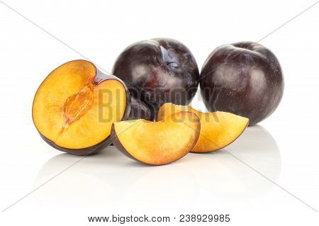 Red Blue Plums Set Two Whole One Half Two Slices Isolated On White Background