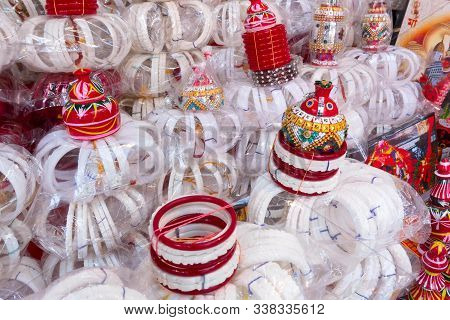 Traditional Bangles Shakha, Pairs Of White Conch Shell Bangles, To Be Worn By Bengali Hindu Bride Wh