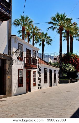 Los Llanos De Aridane, Squares Corners And Streets