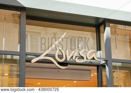 Bordeaux , Aquitaine France - 10 25 2021 : Lovisa Logo Sign And Brand Text Of Shop Jewelry Specialis