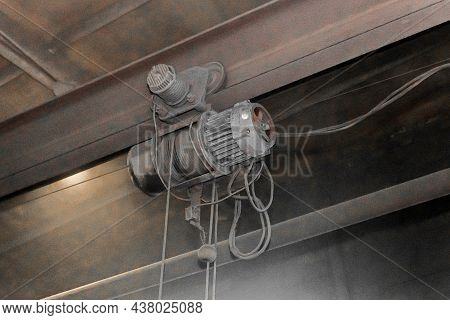 Electric Winch Hoist Lifting Mechanism Industrial Telfer And Equipment With Rope.