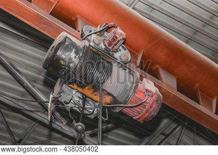 Electric Winch Hoist Lifting Mechanism Industrial Telfer And Equipment With Rope.