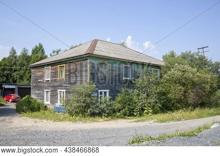 Sortavala, Russia - July 11, 2021: Ancient Wooden House In The Town Of Sortavala, Republic Of Kareli