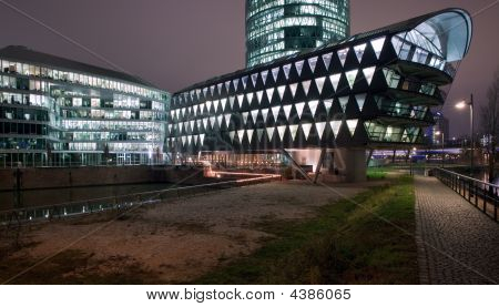 Westhafen på natten