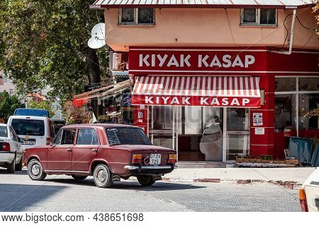 Kemer, Turkey - 08. 25. 2021: Old, Red Colored Classical Car Made By Fiat And Tofas In Turkey Named 