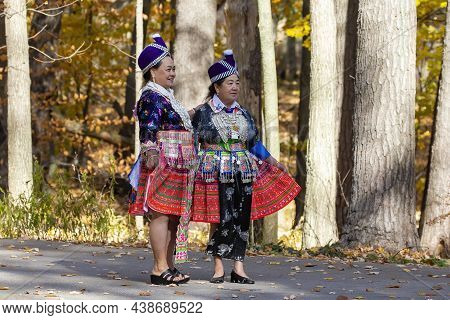 Manitowoc, Wi Usa 11 05 2021: Ladies In National, Colorful, Beautifully Decorated Celebratory Costum