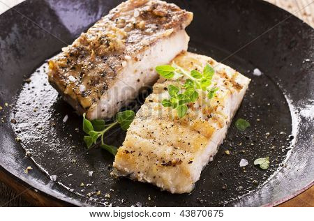 filet Grouper, smażone na patelni