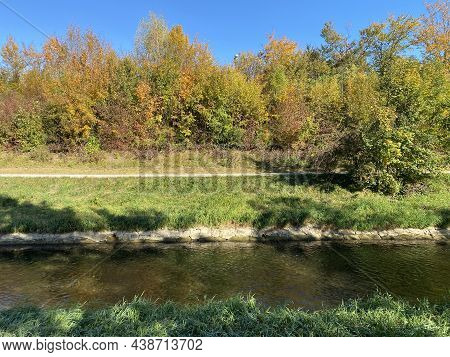 An Early Autumn Landscape Along The Glatt River And Its Embankment In The City Of Zürich (zuerich Or