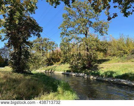 An Early Autumn Landscape Along The Glatt River And Its Embankment In The City Of Zürich (zuerich Or