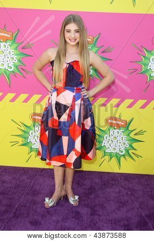 LOS ANGELES - MAR 23:  Willow Shields arrives at Nickelodeon's 26th Annual Kids' Choice Awards at the USC Galen Center on March 23, 2013 in Los Angeles, CA