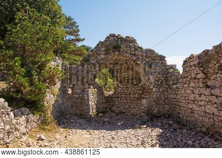 The Ruins Of The Medieval Baska Citadel, Kastel Baska, Overlooking The South Krk Island Town Of Bask