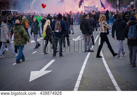07 November 2021, Hague, Netherlands, Malieveld, Protest Against Government Measures For Preventing 