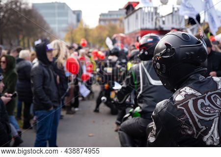 07 November 2021, Hague, Netherlands, Malieveld, Protest Against Government Measures For Preventing 