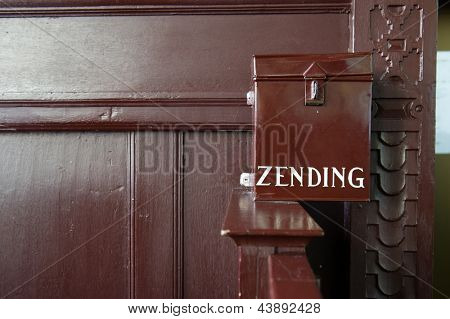 Gamle indsamling box for mission i hollandsk kirke