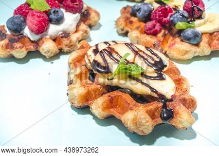 Modern Dessert Croffle