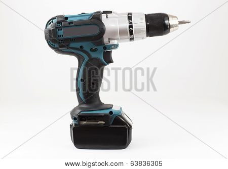 Compact high power cordless drill