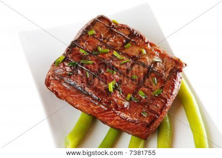 Carne de vaca en blanco