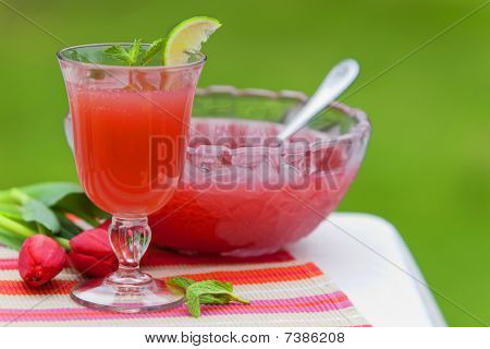 Bebida de coquetel de suco refrescante
