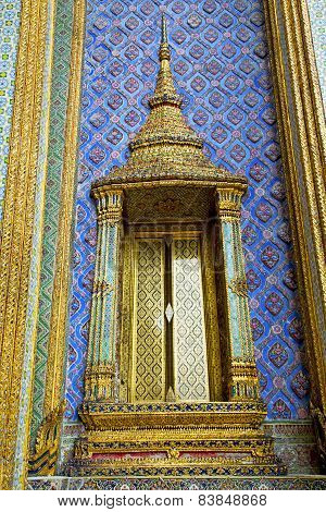 Thailand Asia   In    Roof Wat  Palaces     Sky      And  Colors