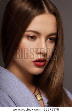 Vogue Style. Portrait Of Young Luxurious Posh Woman