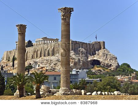 Temple of Olympian Zeus ja Ateenan Akropolis-kukkulalle