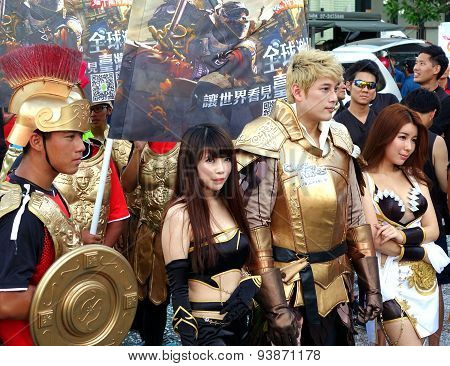 Actors Promote Clash Of Kings Game
