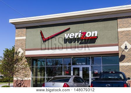 Ft. Wayne - Circa September 2016: Verizon Wireless Retail Location. Verizon is One of the Largest Technology Companies XI
