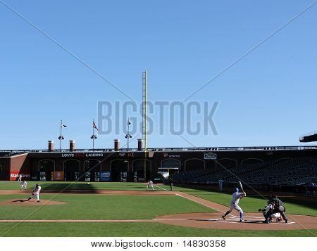 Pitcher kaster Pitch til dej