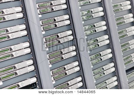 Internet network serverrum med datorer rack och digital mottagare för digital-tv