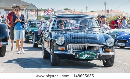 Parade Of Beautiful Old English Cars