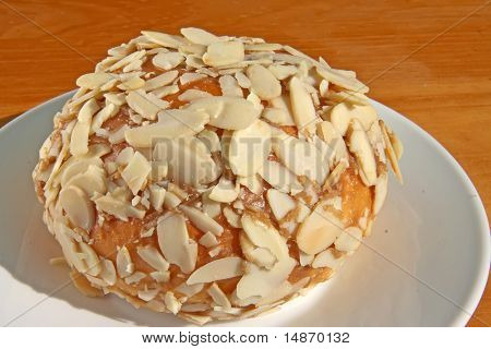Hanne dessert wienerbrød bolle dækket med flager mandler