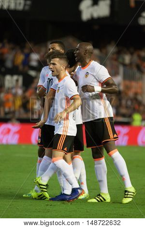 VALENCIA, SPAIN - SEPTEMBER 22nd: Valencia players during Spanish soccer league match between Valencia CF and Deportivo Alaves at Mestalla Stadium on September 22, 2016 in Valencia, Spain