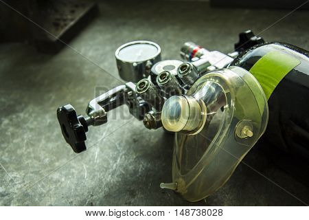 oxygen mask selective focus mask blur background dark tone
