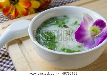 Lod Chong, Rice Noodles Made Of Rice Eaten With Coconut Cream