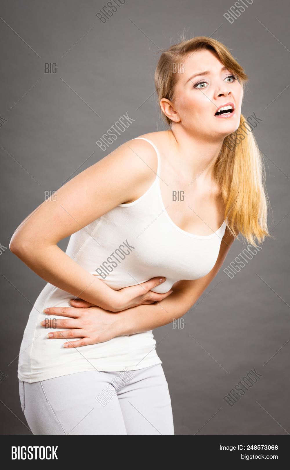 живот лицо. у женщины болит живот. красивый женский животик. плоский живот у девушек. Jeitam osheen фото.