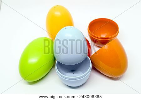 Egg Toy Made With  Plastic And Open Inside You Can Put Some Mini Toy To Suprise And Can Change Color
