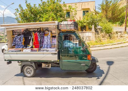 Palerme, Sicily, Europe-10/06 / 2018.small Truck Selling Clothes On A Country Road Near Palermo In S