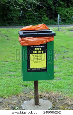 Green Dog Litter Bin