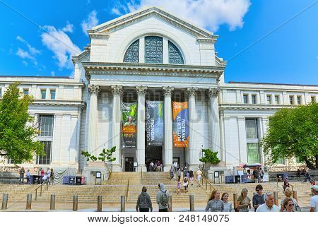Washington, Usa, Urban Cityscape Of The City. National Gallery Of Art.