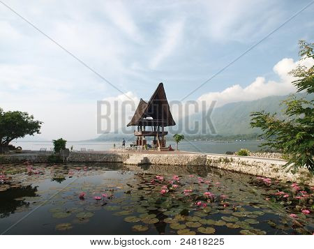 Lake Toba en haar zicht rondom