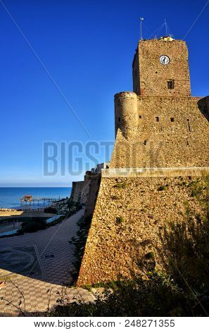 Termoli is a seaside resort famous for its very charming and ancient downtown.The old downtown has medieval origins, it is perched on a rocky promontory