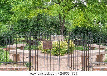 Omicron Delta Kappa Sundial Garden At University Of South Carolina