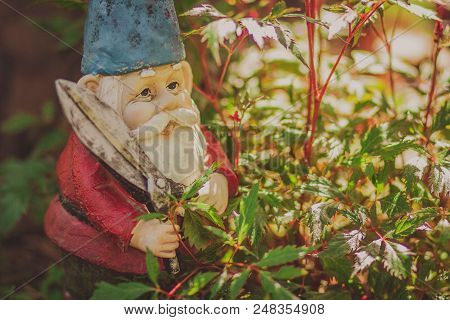 Cute Little Gnome Garden Model, Summer Decorative Statue, Outdoor Sculpture, Fantasy Figure In Grass